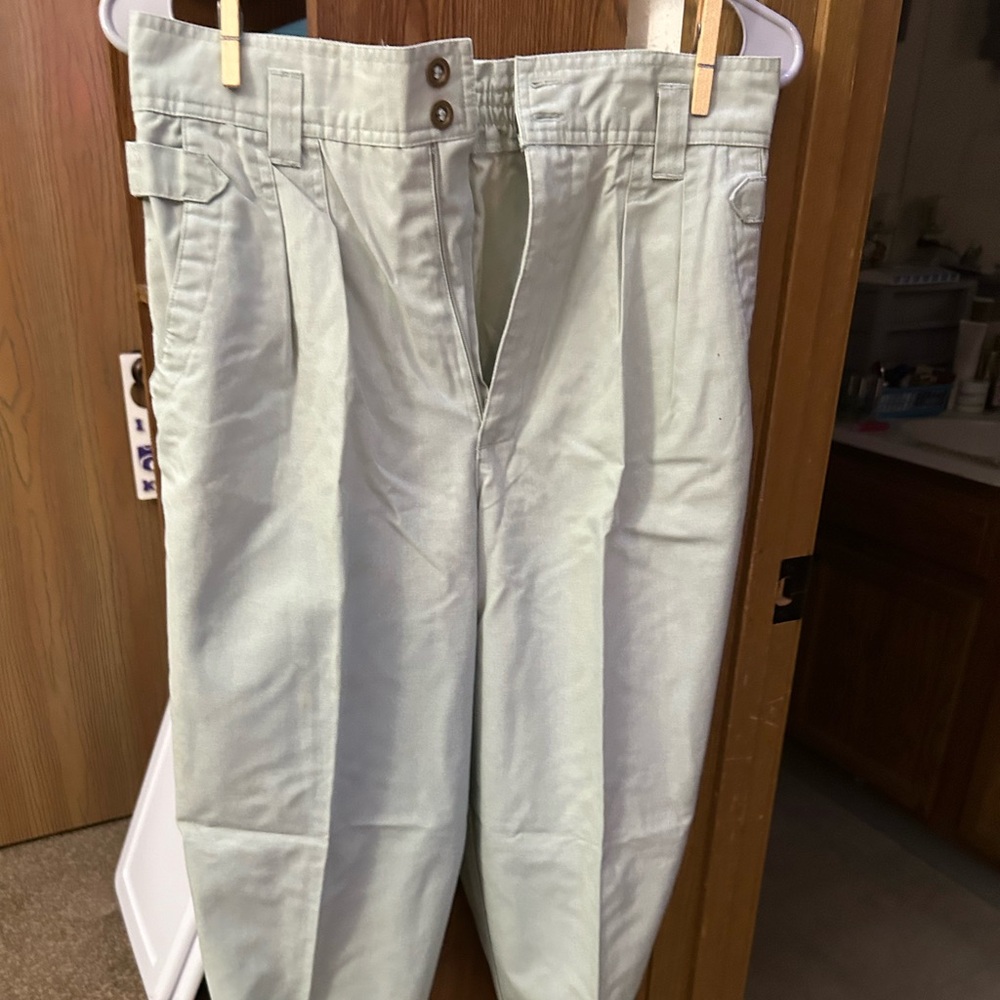 Women’s vintage pants. Light tan color. Rarely worn.